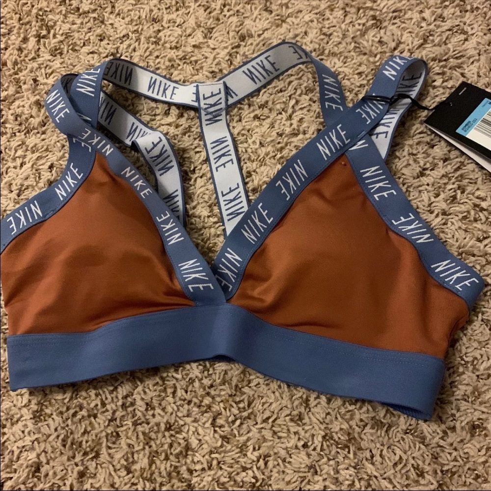 NWT Nike sports bra